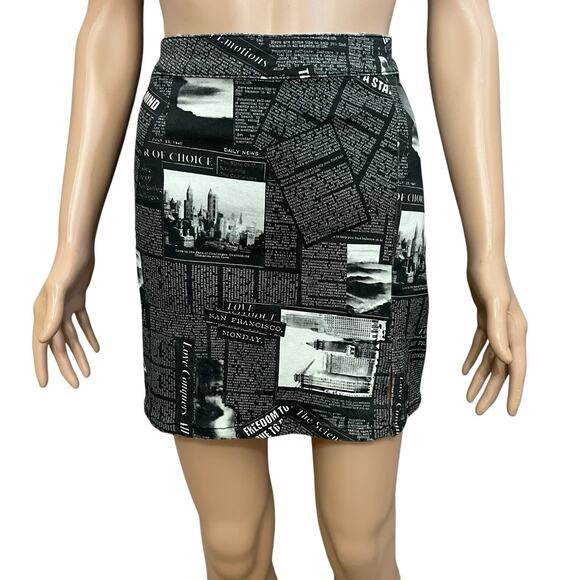 Windsor Newspaper Print Denim Mini Skirt Medium Bodycon Front Slit Y2K Indie - Picture 1 of 9